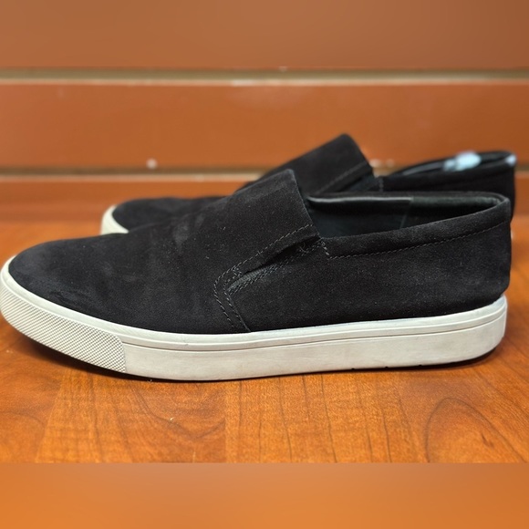 Vince Black Suede Men\'s Slip-On Shoes